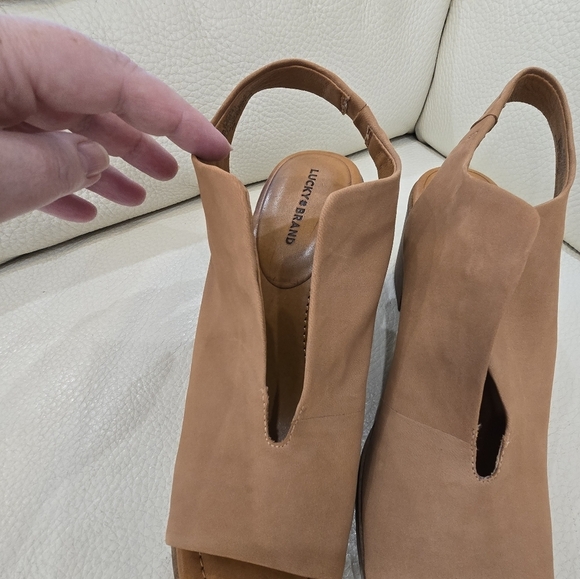 Lucky Brand RHAZY Tan Warm Brown Peep-Toe Slingback Heels Sandals Mules Size 9.5 - Picture 3 of 11